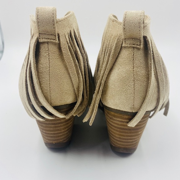 Coconuts by Matisse distressed fringe Booties - Picture 5 of 9